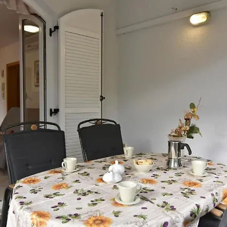 In Mit Gemeinsamem Grill By Interhome アパート